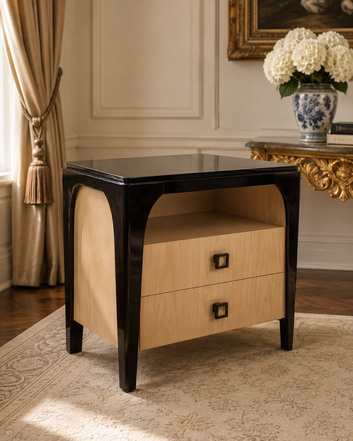 Eleganter Beistelltisch Verona mit Schubladen im klassischen Design