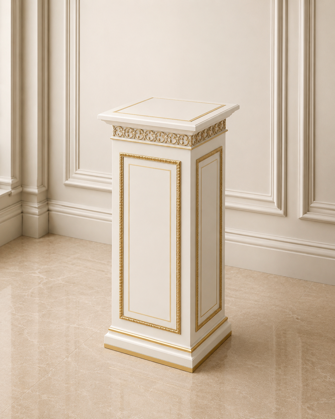 Klassische Holzsäule Michelangelo in Cremeweiß mit goldfarbenen Verzierungen