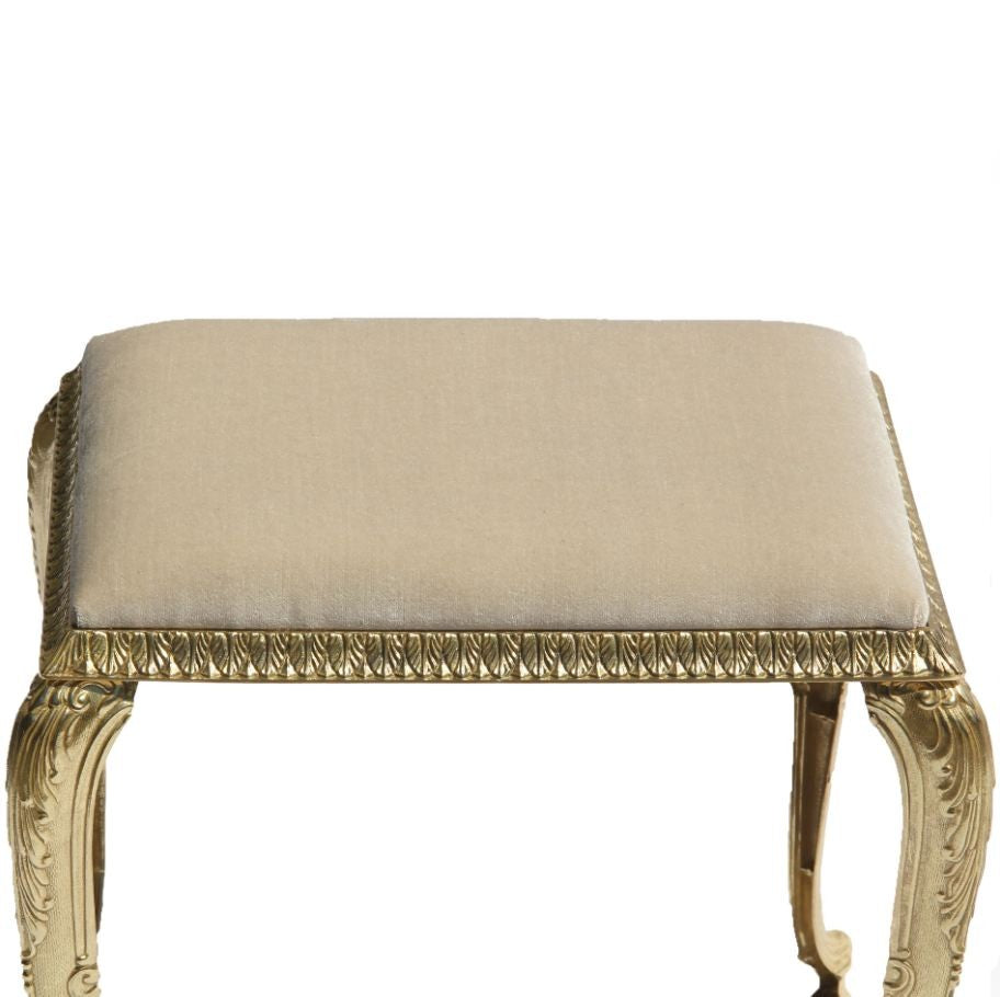 Luxus Sitzhocker mit Beinen aus Messing in Gold Barock Design - gepolstert Samtstoff Velours - beige