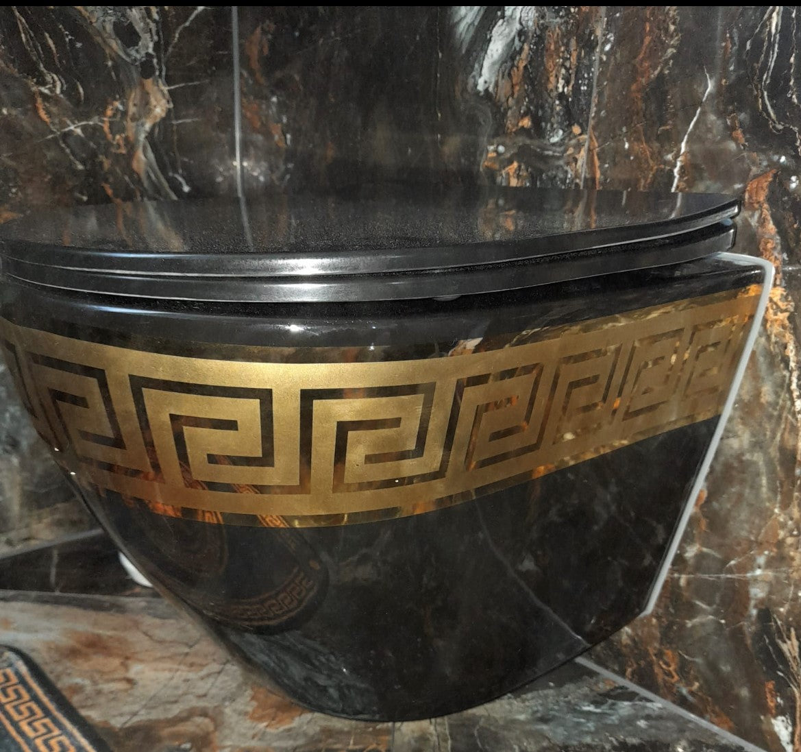 Exclusive Toilet Gold Complete Hanging