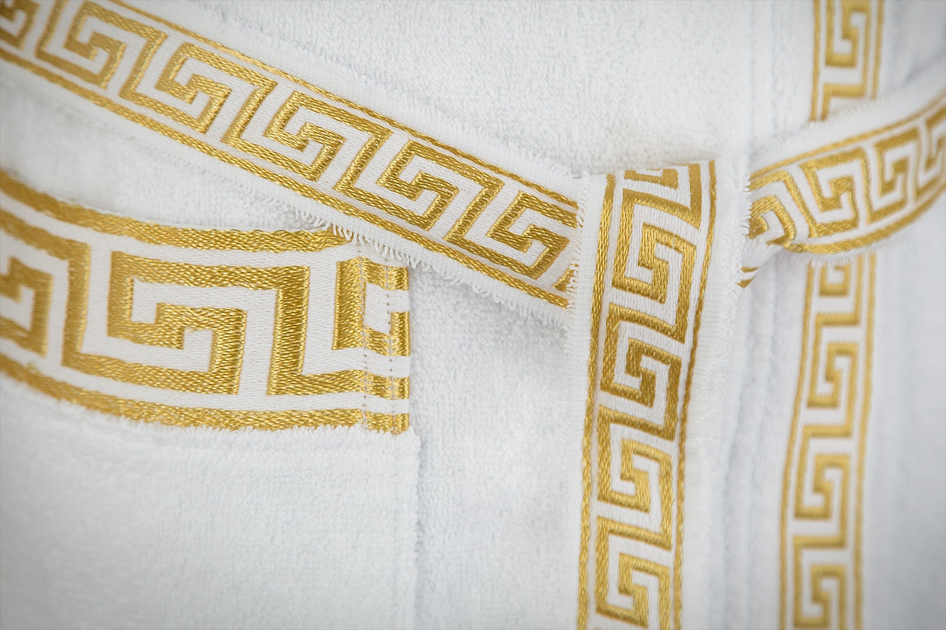 Luxus Bademantel Kimono Mäander in weiss gold für Damen & Herren - 100% Baumwolle