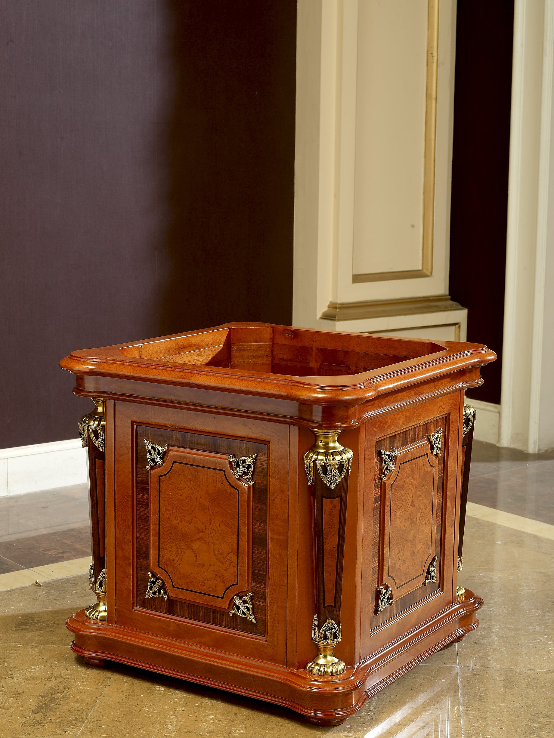 Bar Lombardei Nussbaum