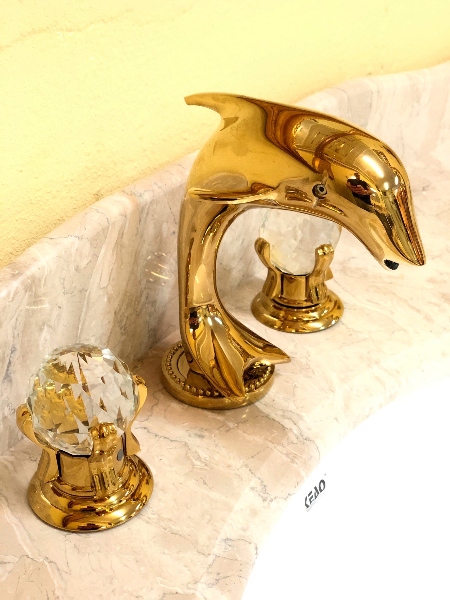 Bathroom faucet dolphin gold plated