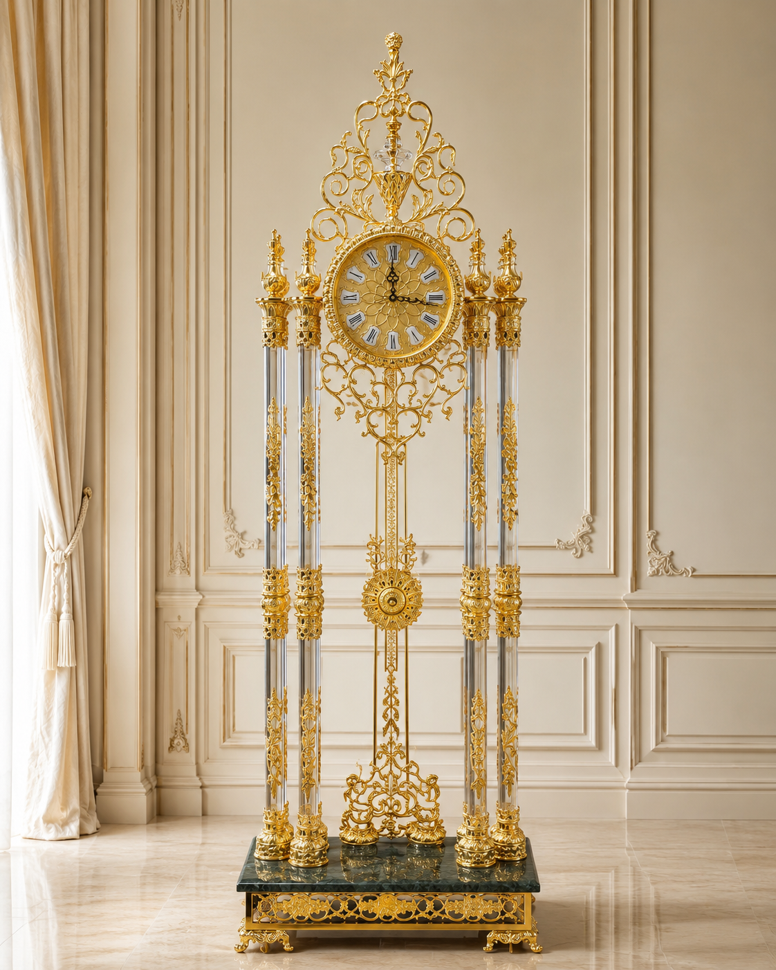 PRUNKVOLLE STANDUHR AUS MESSING; ACRYL UND MARMOR
