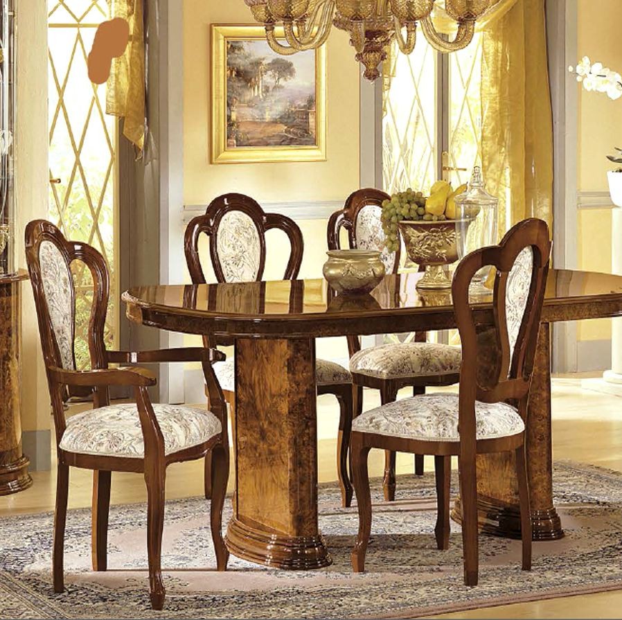 Milady Nuﬂbaum dining room