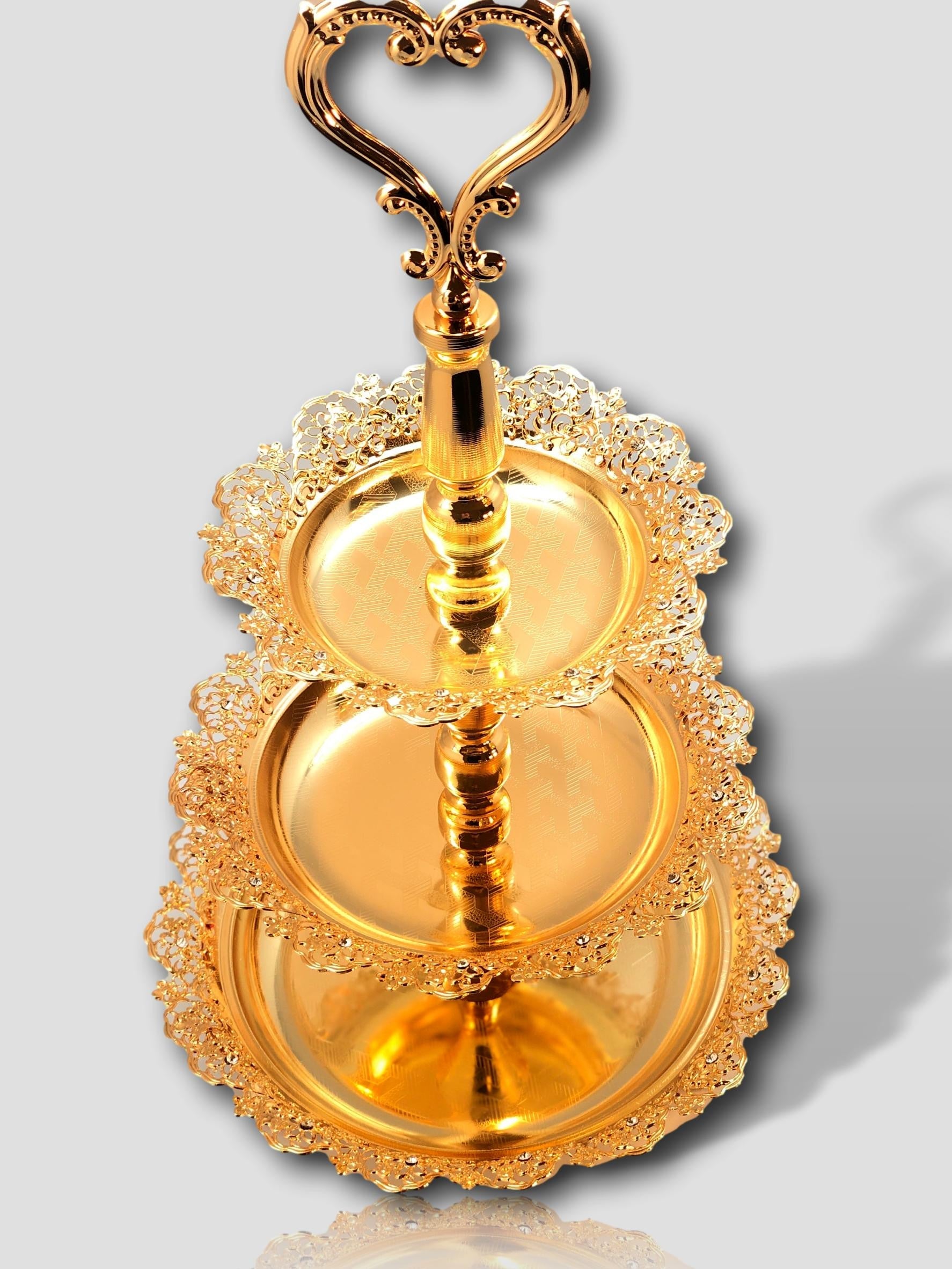 Etagere 3 stöckig mit Tellern für  Obst Kuchen Torte in Barock gold
