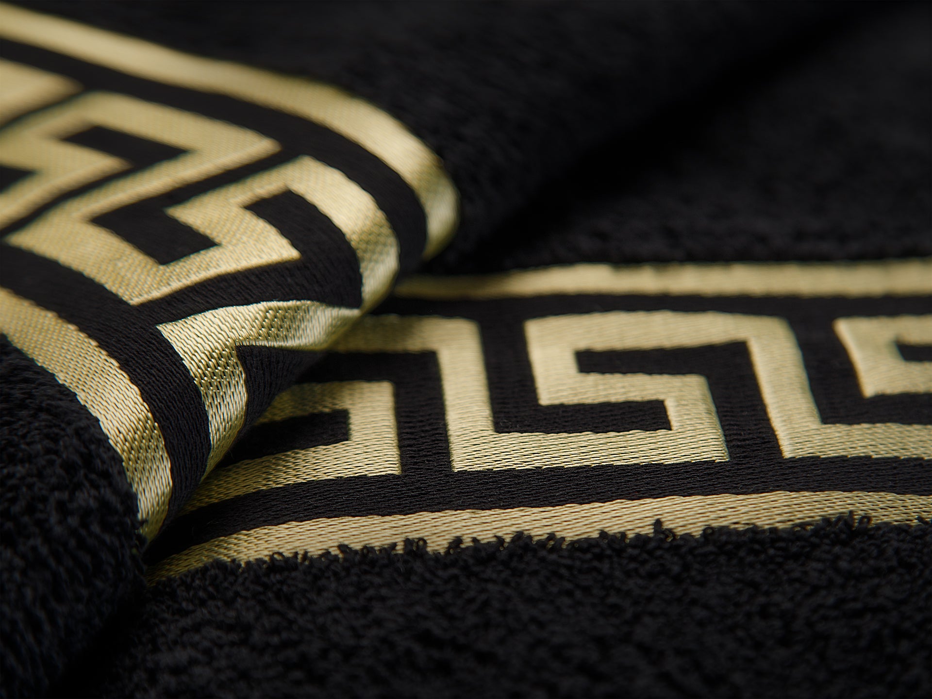 Luxus Handtücher Mäander Amphore in schwarz gold - 100% Baumwolle - weich und saugstark