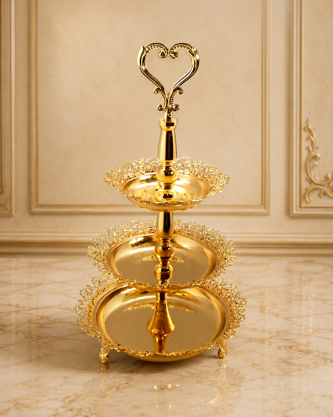 Etagere 3 stöckig mit Tellern für  Obst Kuchen Torte in Barock gold