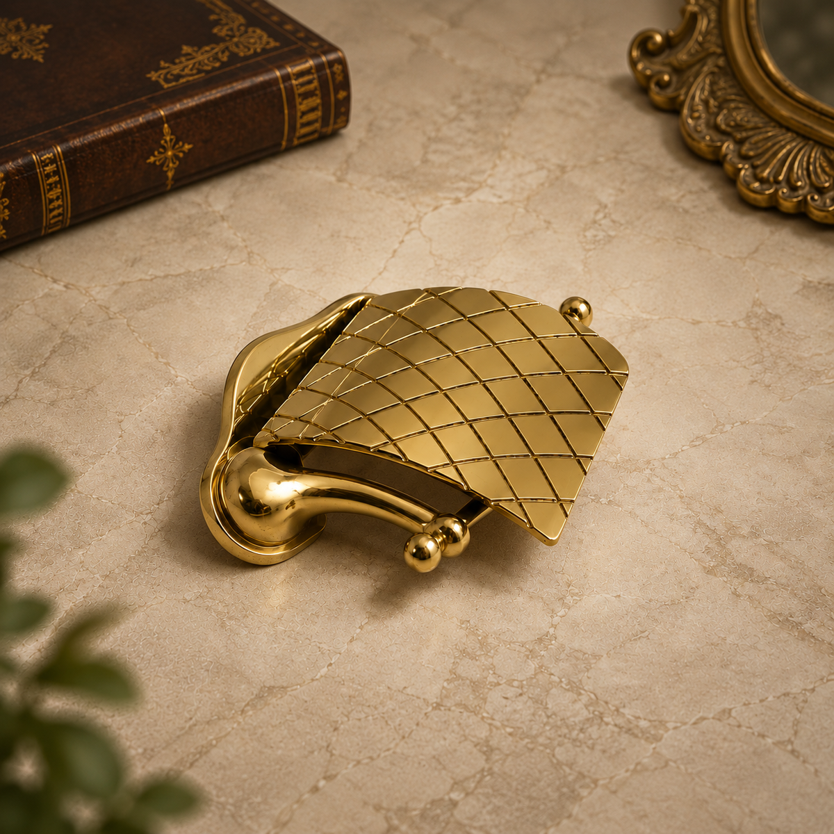 Exklusiver WC-Papierhalter aus echtem Messing mit Deckel - gold poliert und rostfrei