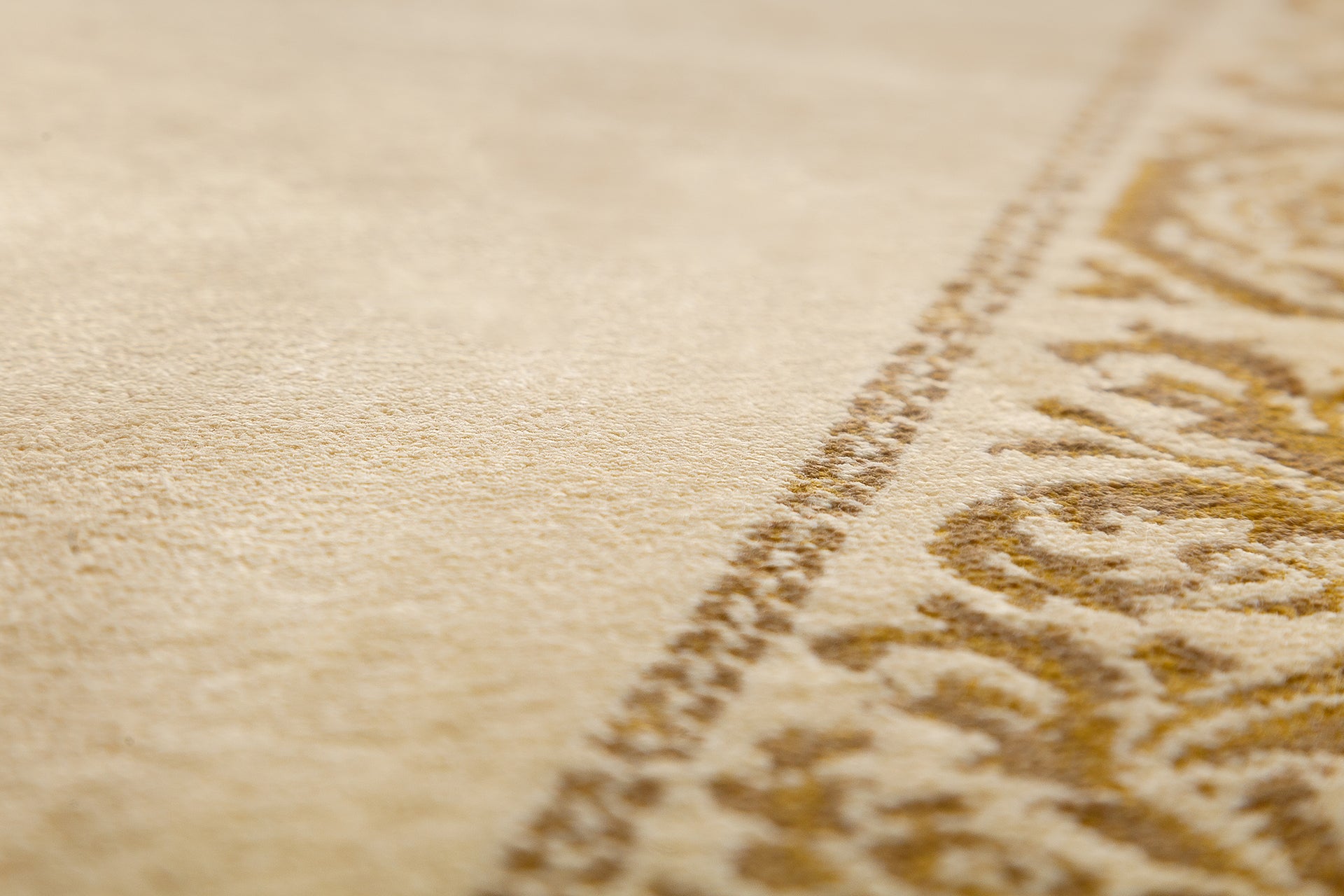 Luxus Teppich Barock in gold beige für Wohnzimmer - rechteckig, rund oder oval